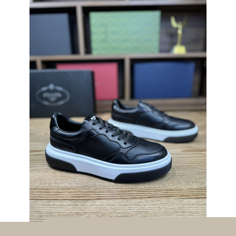 Pra*a casual shoes